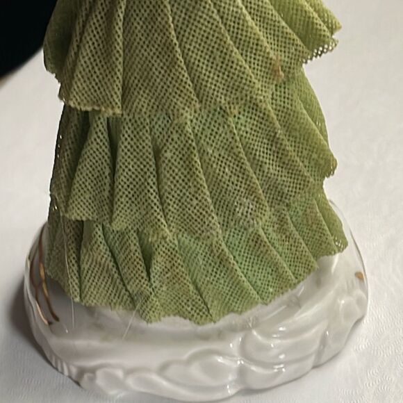 Vintage Victorian starched lace figurine  porcelain - Picture 10 of 12